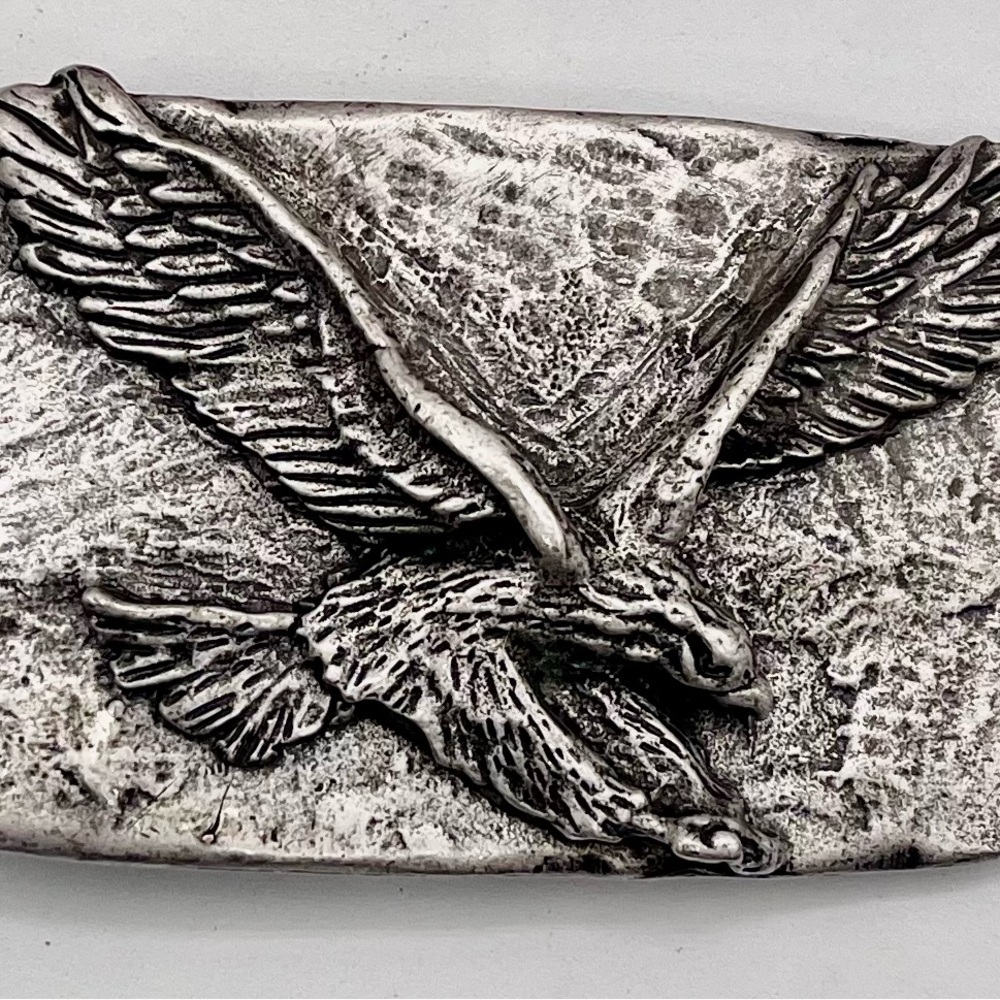 Elegant Silver Eagle Belt Buckle in solid pewter